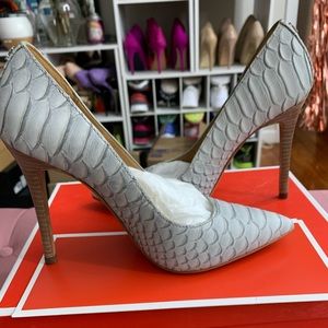 🚫 SOLD 🚫Authentic Coach Cloud Heels